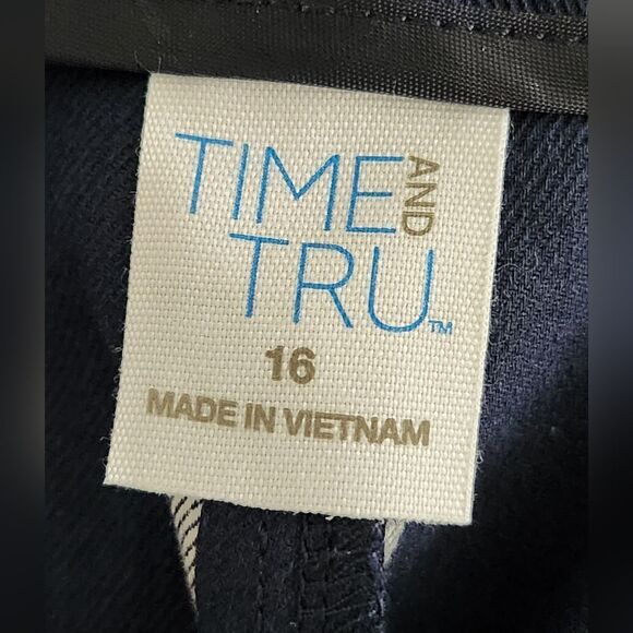 Time And Tru Stretch Plaid Capri Pants - Picture 8 of 12